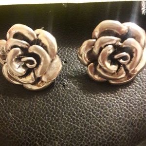 Silver flower earring